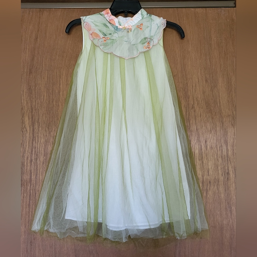 Charming Sleeveless Green Kids Dress, Size 10